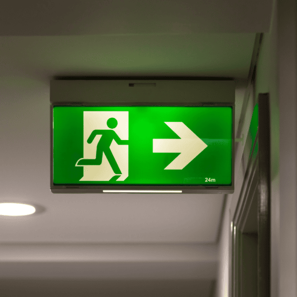 Installation, maintenance and life expectancy of a centralised battery system (EN50171)